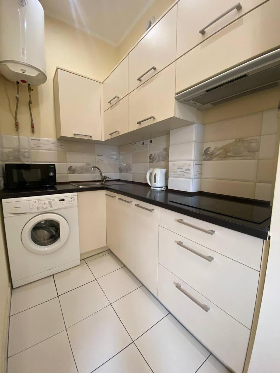 Bright Apartment In The Very Centre Lemberg Exterior foto